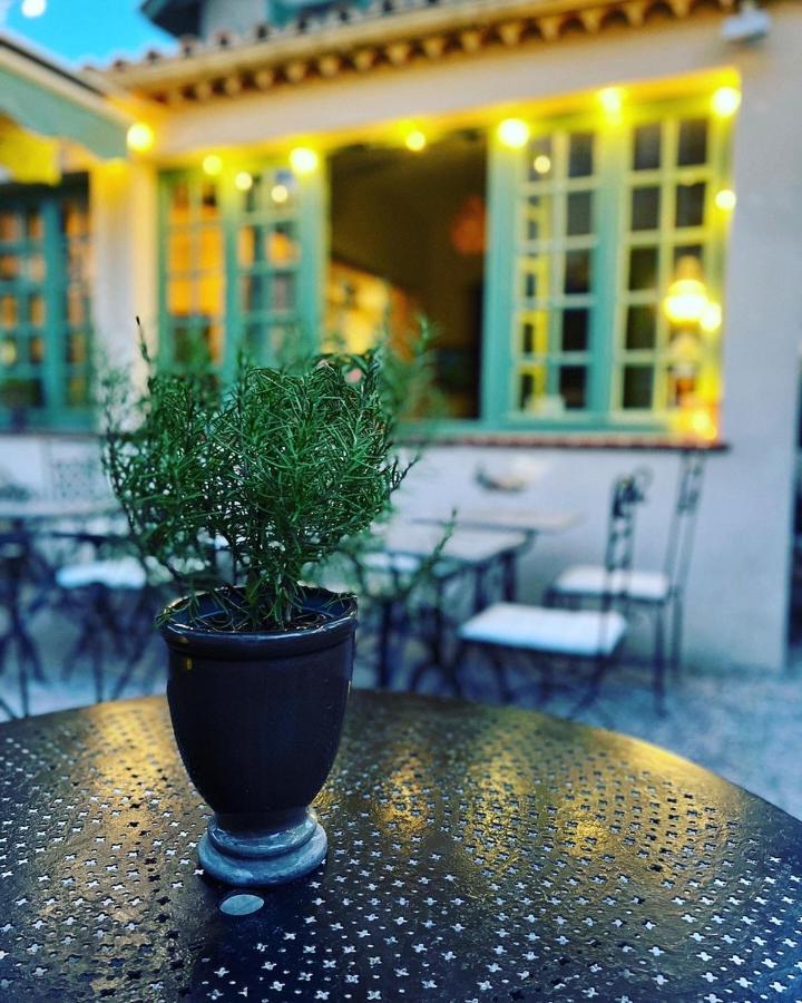 Hotel Le Ponteil อองทีบส์ ภายนอก รูปภาพ