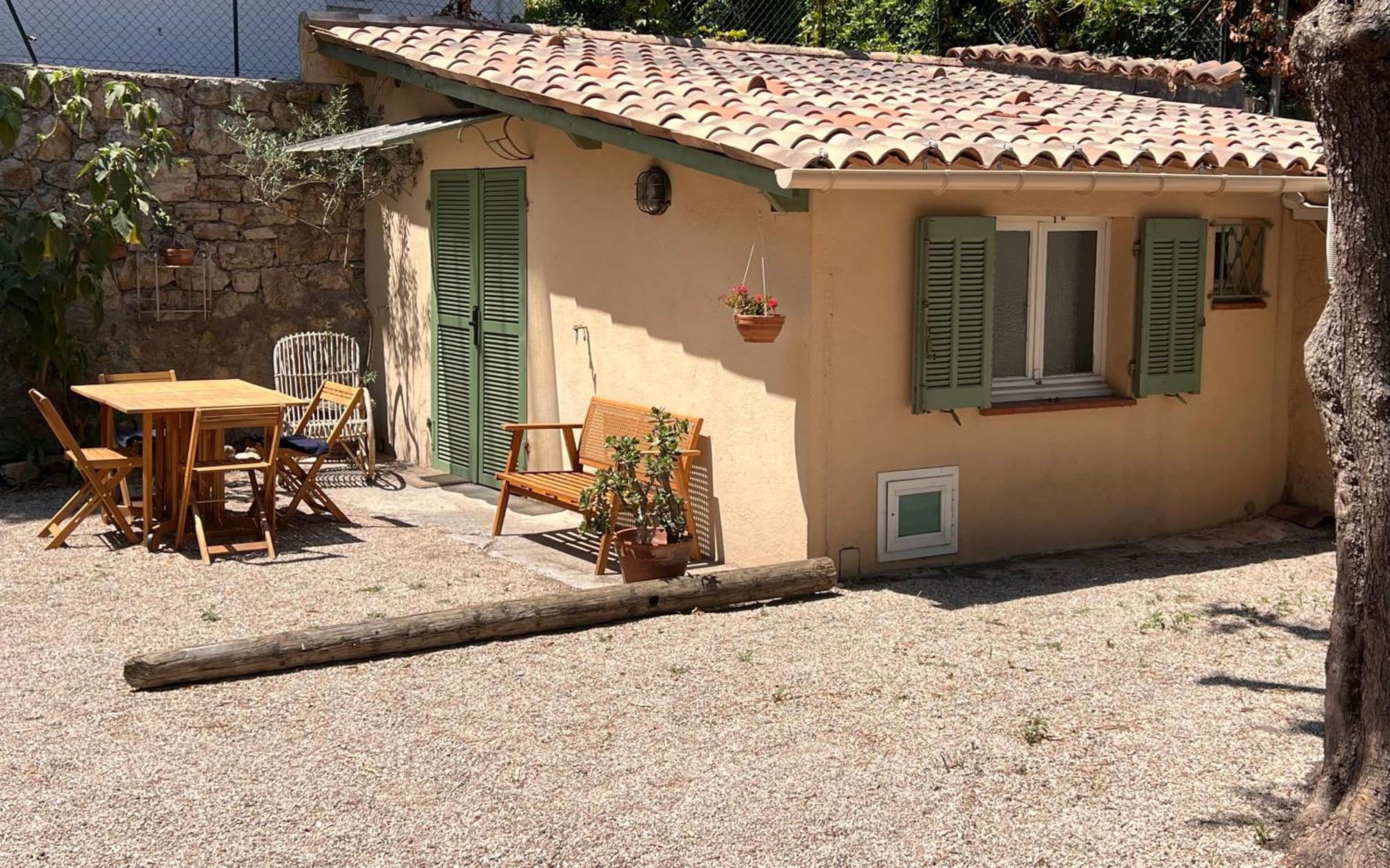 Hotel Le Ponteil อองทีบส์ ภายนอก รูปภาพ