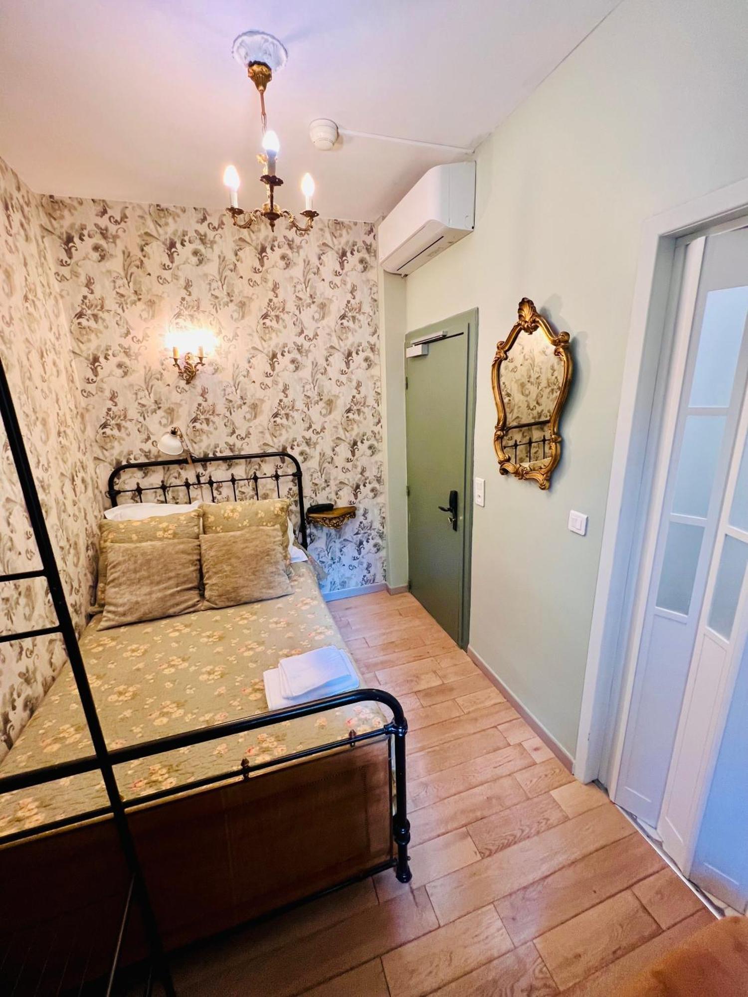 Hotel Le Ponteil อองทีบส์ ภายนอก รูปภาพ