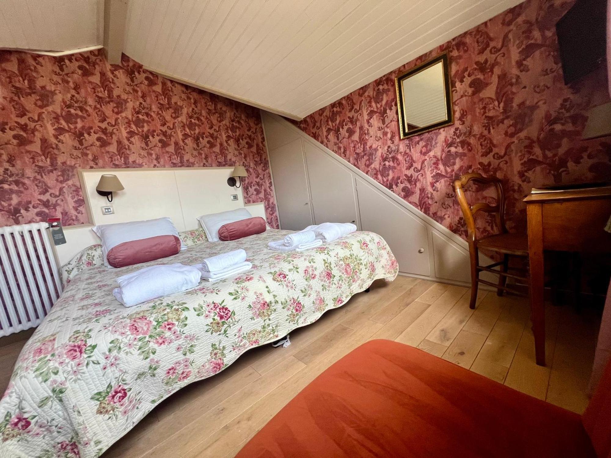 Hotel Le Ponteil อองทีบส์ ภายนอก รูปภาพ