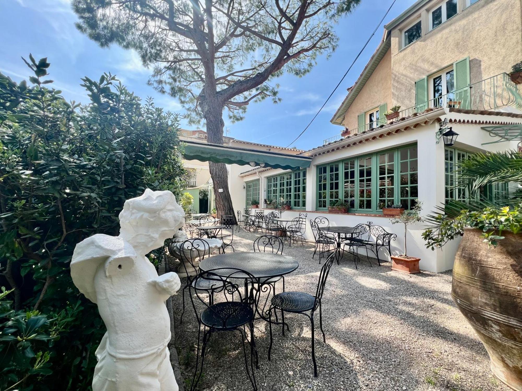 Hotel Le Ponteil อองทีบส์ ภายนอก รูปภาพ