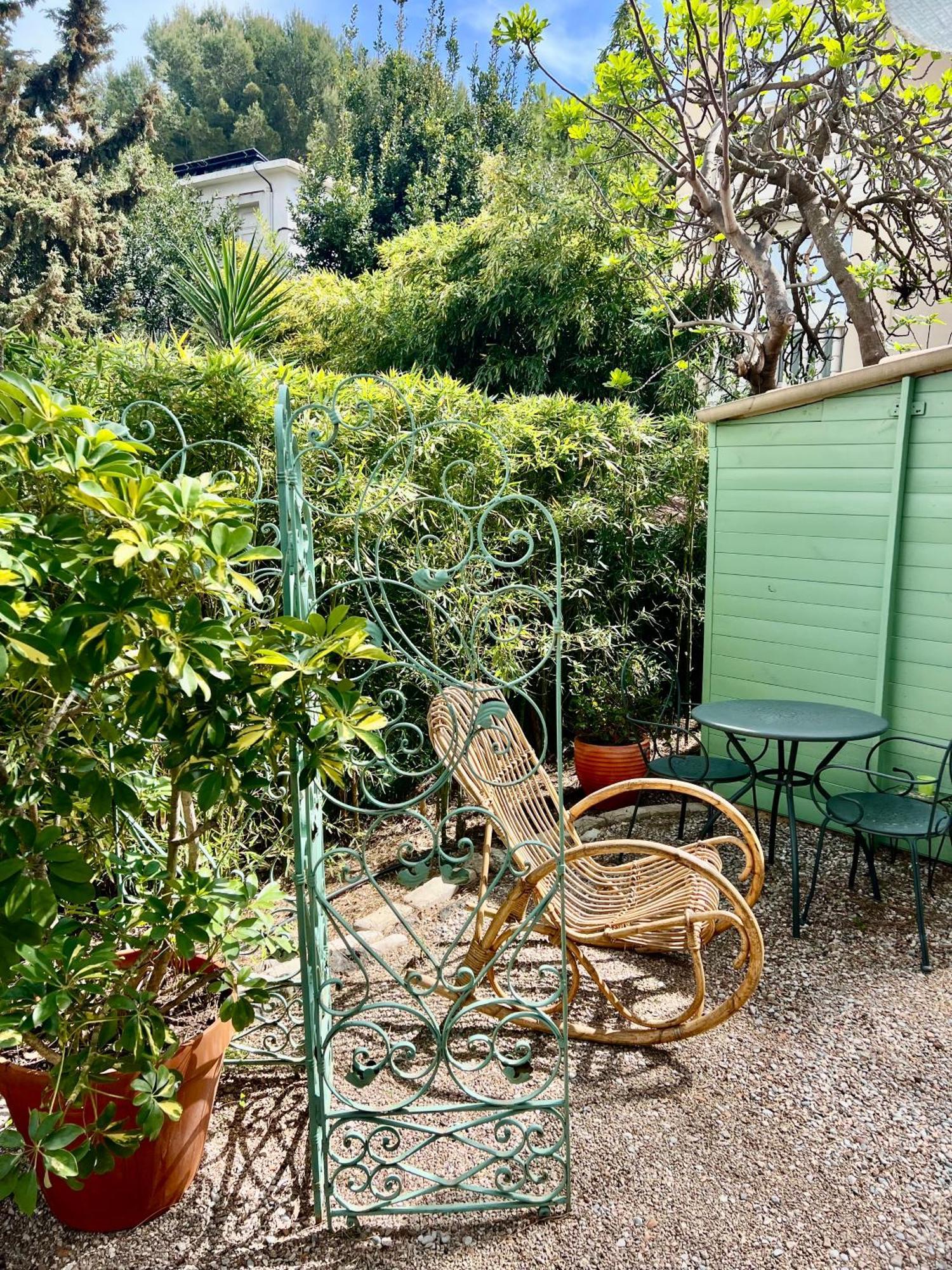 Hotel Le Ponteil อองทีบส์ ภายนอก รูปภาพ
