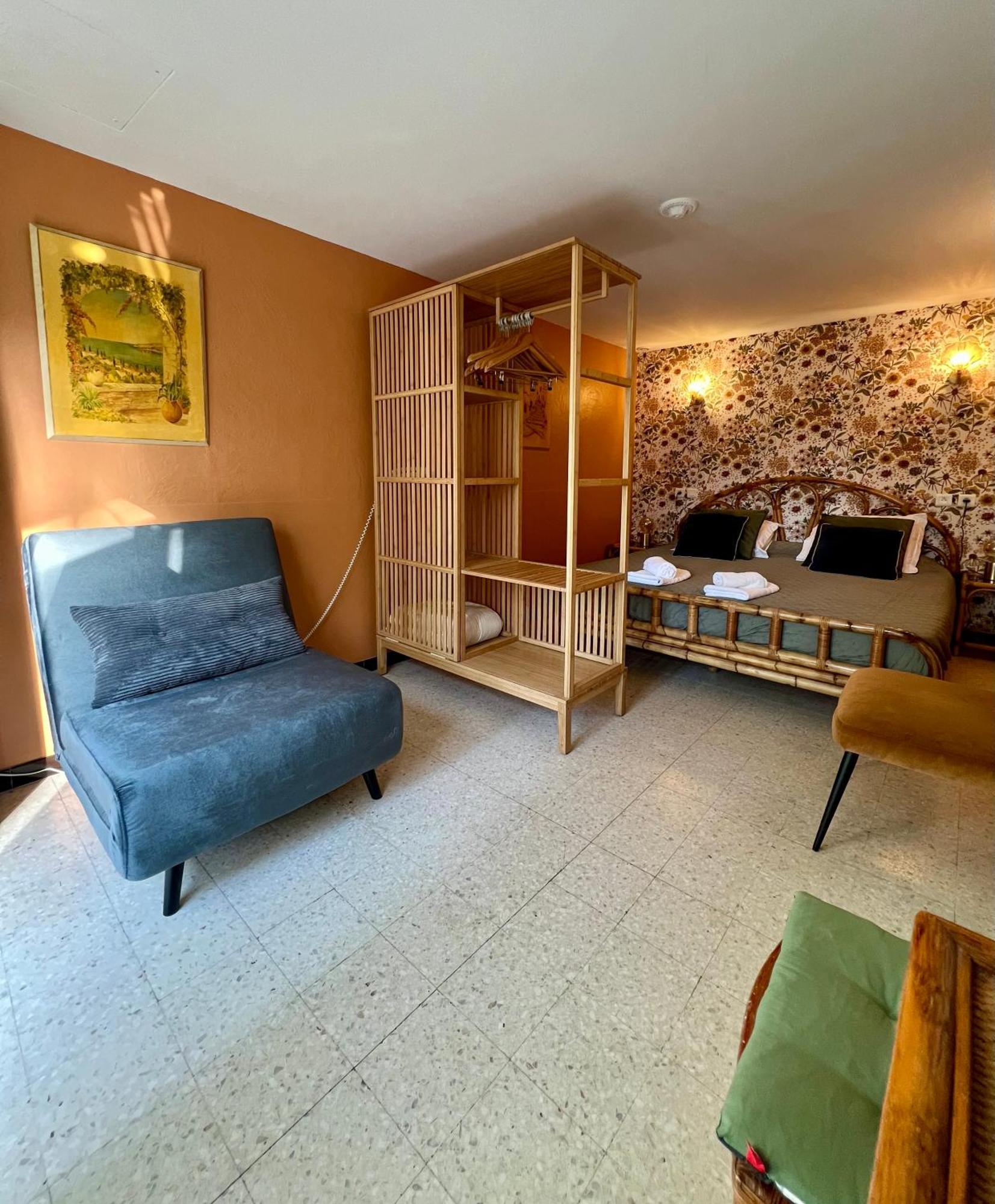 Hotel Le Ponteil อองทีบส์ ภายนอก รูปภาพ