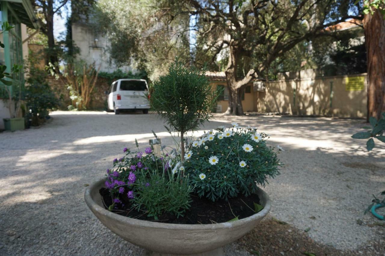 Hotel Le Ponteil อองทีบส์ ภายนอก รูปภาพ